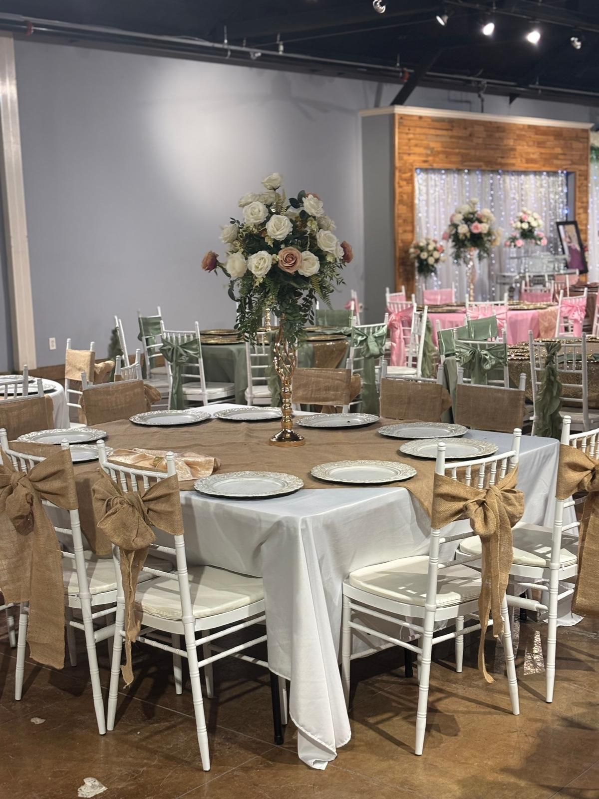 Cleveland Reception Hall - Un espacio donde la elegancia, la armonía y cada detalle hablan por sí solos